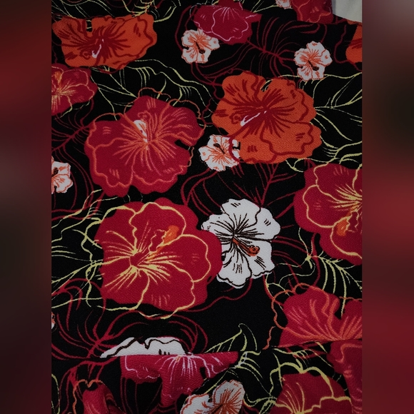 *SOLD* Lularoe Cici Dress Size Small Tropical Floral NWT - Picture 6 of 8